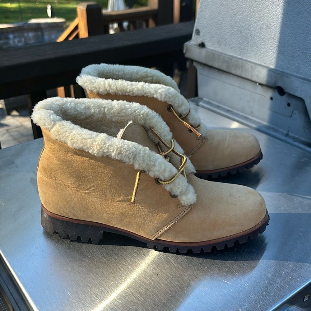 Vibram Fur lined no name boots